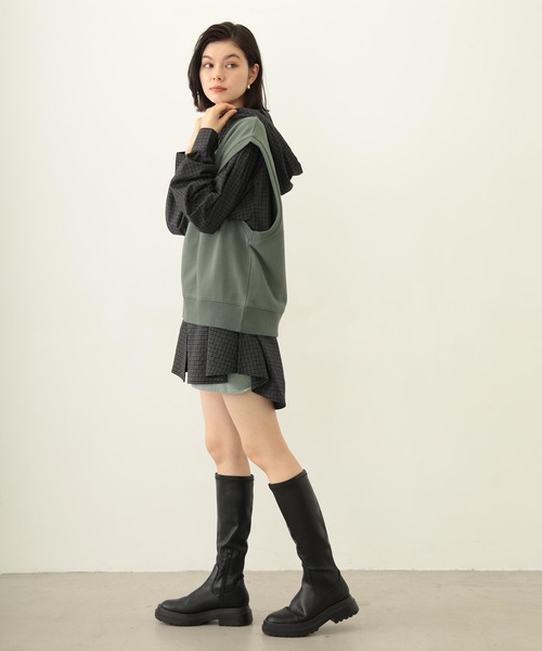 MILKFED.（ミルクフェド）の「V-NECK SWEAT VEST（ベスト・レディース・アッシュ/ブラック/オリーブ・ONE SIZE）」の18枚目の写真