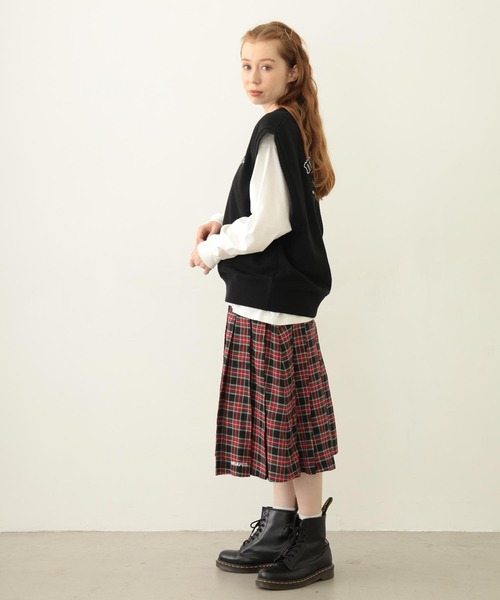 MILKFED.（ミルクフェド）の「V-NECK SWEAT VEST（ベスト・レディース・アッシュ/ブラック/オリーブ・ONE SIZE）」の22枚目の写真