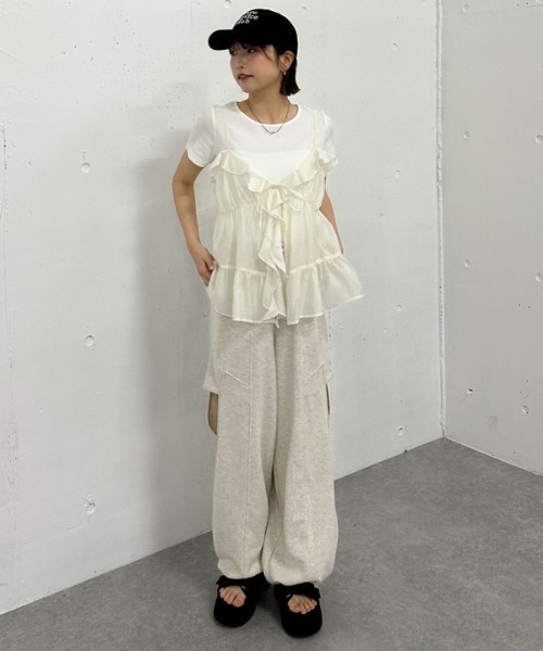 archives（アルシーヴ）の「ラッフルフリルキャミ×テレコＴｅｅＳＥＴ（アンサンブル・レディース・キャメル/アイボリー/ブラック・MEDIUM）」の7枚目の写真