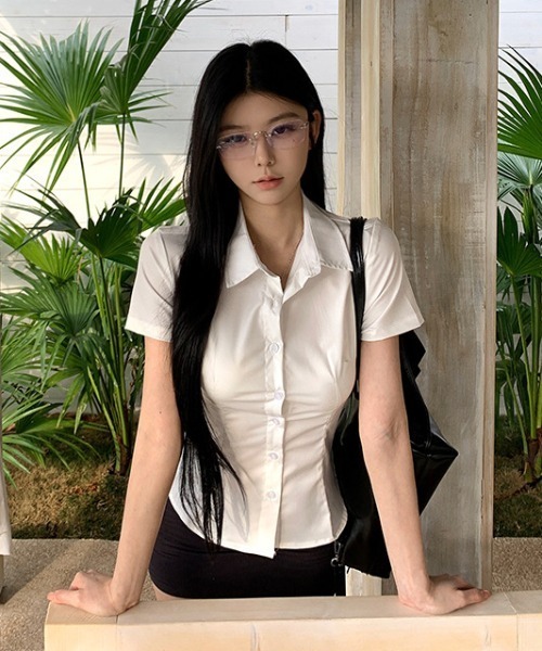 lilful(リルフル)の「スリムライン フロントボタン コンパクトアソート シンプル半袖シャツ(シャツ/ブラウス・レディース・ホワイト/ブラック/チェック・L/M)」の17枚目の写真