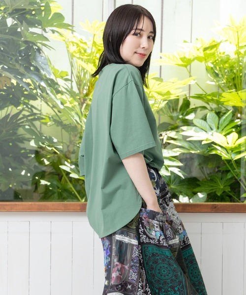 ScoLar（スカラー）の「152656：スカラー箔プリント 接触冷感Tシャツ（Tシャツ/カットソー・レディース・オフホワイト/グリーン/オレンジ/サックスブルー/ピンク/ネイビー・M）」の13枚目の写真