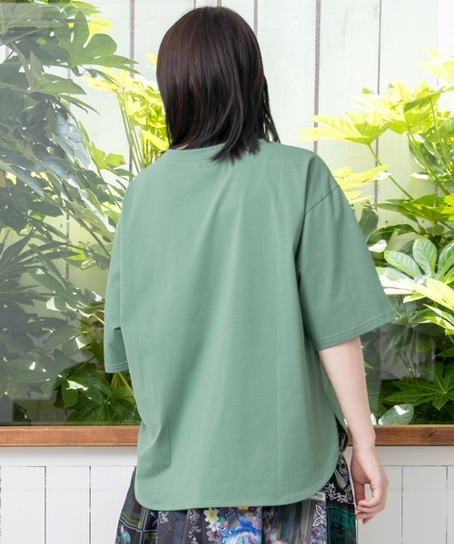 ScoLar（スカラー）の「152656：スカラー箔プリント 接触冷感Tシャツ（Tシャツ/カットソー・レディース・オフホワイト/グリーン/オレンジ/サックスブルー/ピンク/ネイビー・M）」の11枚目の写真