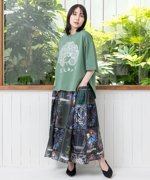 ScoLar（スカラー）の「152656：スカラー箔プリント 接触冷感Tシャツ（Tシャツ/カットソー・レディース・オフホワイト/グリーン/オレンジ/サックスブルー/ピンク/ネイビー・M）」の14枚目の写真