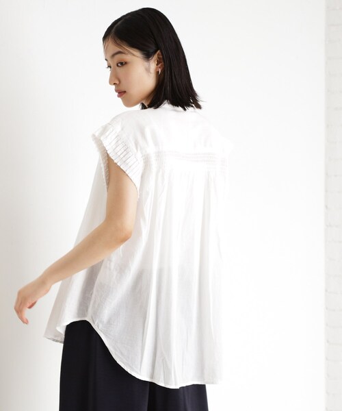 THE SHOP TK (ザ ショップ ティーケー )の「シャーリングブラウス【洗える】(シャツ/ブラウス・レディース・オフホワイト/ブラック/ブラウン系その他・99)」の5枚目の写真