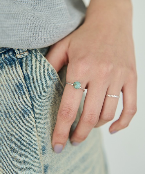 LAVEANGE（ラビアンジェ）の「サークルストーンシルバーリング（リング・レディース・ブラック/アイボリー/ターコイズブルー・9/12/15 /14/17）」の3枚目の写真