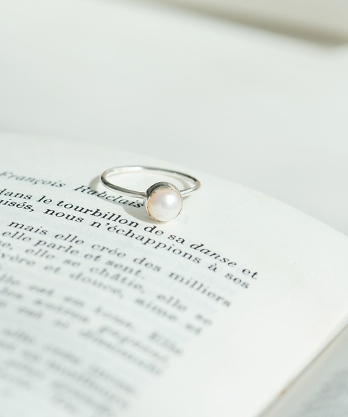 LAVEANGE（ラビアンジェ）の「サークルストーンシルバーリング（リング・レディース・ブラック/アイボリー/ターコイズブルー・9/12/15 /14/17）」の2枚目の写真