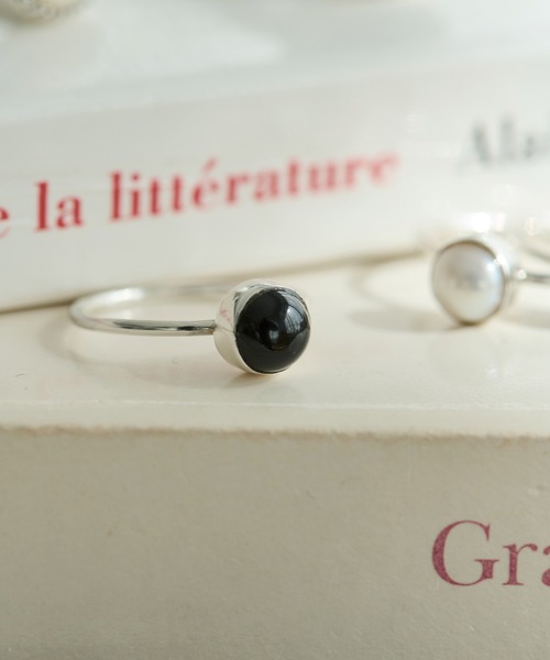 LAVEANGE（ラビアンジェ）の「サークルストーンシルバーリング（リング・レディース・ブラック/アイボリー/ターコイズブルー・9/12/15 /14/17）」の6枚目の写真