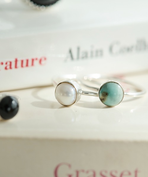 LAVEANGE（ラビアンジェ）の「サークルストーンシルバーリング（リング・レディース・ブラック/アイボリー/ターコイズブルー・9/12/15 /14/17）」の12枚目の写真