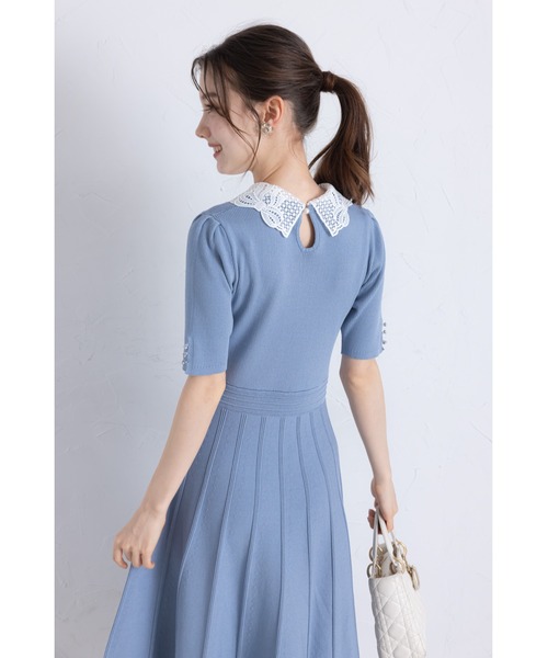 tocco closet(トッコ クローゼット)の「2WAYレース襟付きビジュー装飾プリーツニットワンピース(ワンピース・レディース・ブラック/グレイッシュブルー/ローズ・M)」の6枚目の写真