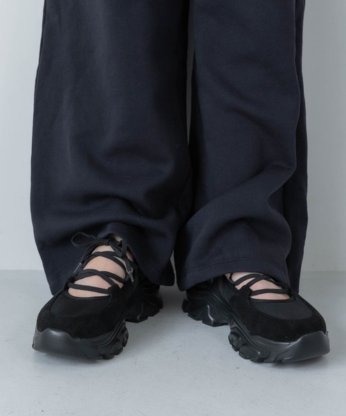 EVOL（イーボル）の「【S-LLサイズ展開・軽量】クロスレースアップスニーカー IZ5850（スニーカー・レディース・ブラウン/ブラック・LL/S/M/L）」の20枚目の写真