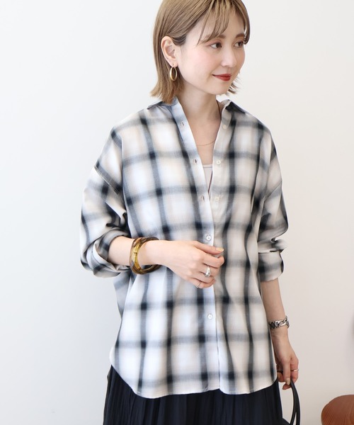 AMERICAN HOLIC（アメリカンホリック）の「イージーケアチェックシャツ【360°着こなしシャツ】（シャツ/ブラウス・レディース・アイボリー/ブラック/ブルー/ライトグレー/グリーン/オレンジ・M/L）」の8枚目の写真