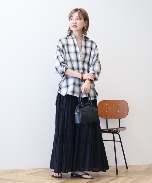 AMERICAN HOLIC（アメリカンホリック）の「イージーケアチェックシャツ【360°着こなしシャツ】（シャツ/ブラウス・レディース・アイボリー/ブラック/ブルー/ライトグレー/グリーン/オレンジ・M/L）」の9枚目の写真