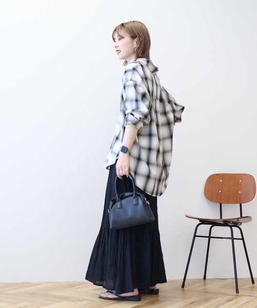 AMERICAN HOLIC（アメリカンホリック）の「イージーケアチェックシャツ【360°着こなしシャツ】（シャツ/ブラウス・レディース・アイボリー/ブラック/ブルー/ライトグレー/グリーン/オレンジ・M/L）」の10枚目の写真