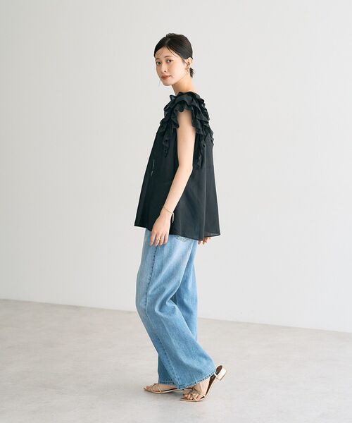 YECCA VECCA（イェッカヴェッカ）の「ラッフルVネックブラウス（シャツ/ブラウス・レディース・オレンジ/アイボリー/ブラック・FREE）」の13枚目の写真