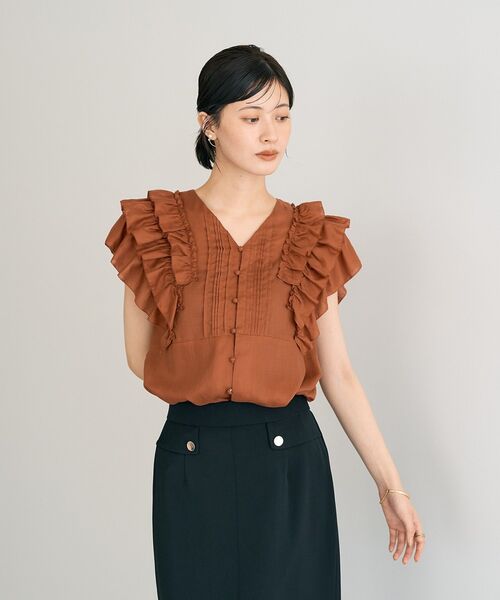 YECCA VECCA（イェッカヴェッカ）の「ラッフルVネックブラウス（シャツ/ブラウス・レディース・オレンジ/アイボリー/ブラック・FREE）」の16枚目の写真