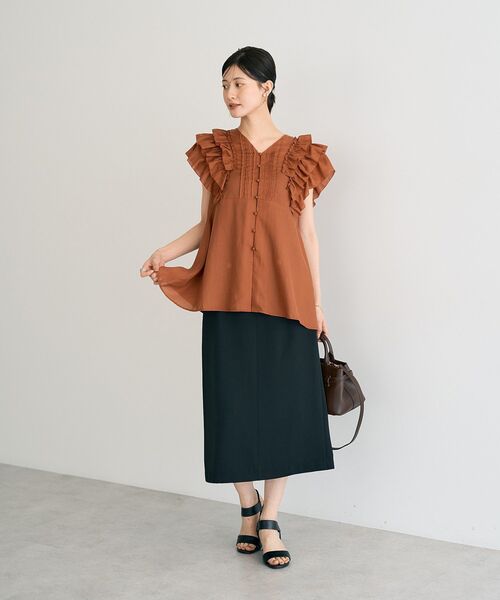 YECCA VECCA（イェッカヴェッカ）の「ラッフルVネックブラウス（シャツ/ブラウス・レディース・オレンジ/アイボリー/ブラック・FREE）」の21枚目の写真
