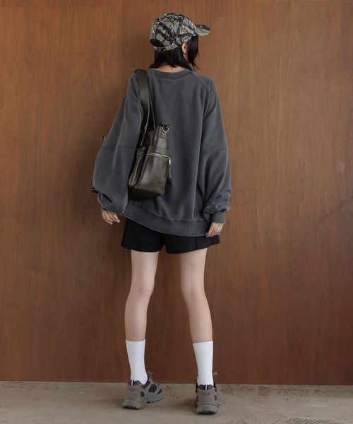 PBLIM(ページボーイリム)の「《UNISEX》ポケット付きラグランスウェット(スウェット・レディース・ブラック/グリーン/ブラウン・LARGE/MEDIUM)」の9枚目の写真