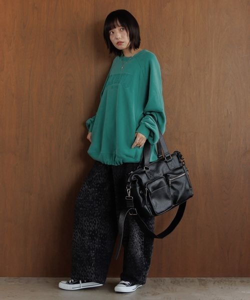 PBLIM(ページボーイリム)の「《UNISEX》ポケット付きラグランスウェット(スウェット・レディース・ブラック/グリーン/ブラウン・LARGE/MEDIUM)」の18枚目の写真