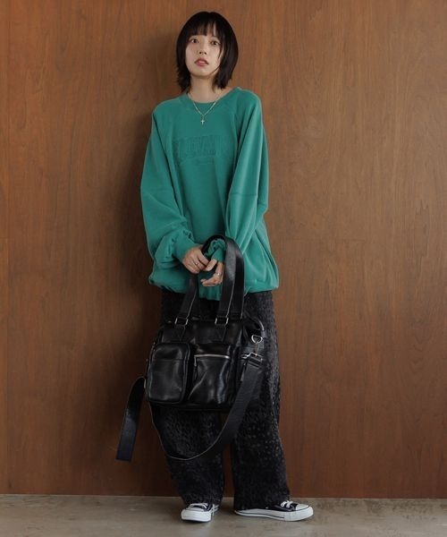 PBLIM(ページボーイリム)の「《UNISEX》ポケット付きラグランスウェット(スウェット・レディース・ブラック/グリーン/ブラウン・LARGE/MEDIUM)」の19枚目の写真