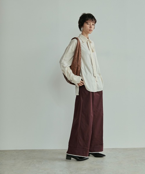 LOSCa(ロスカ)の「バイカラーハーフアップワイドパンツ(スラックス・レディース・グレイッシュベージュ/ボルドー/チャコールグレー・M/S)」の22枚目の写真