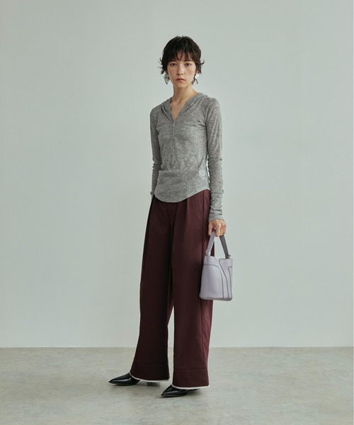 LOSCa(ロスカ)の「バイカラーハーフアップワイドパンツ(スラックス・レディース・グレイッシュベージュ/ボルドー/チャコールグレー・M/S)」の13枚目の写真