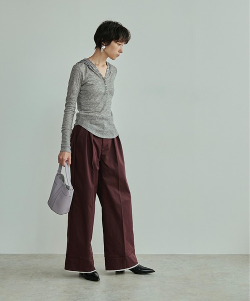 LOSCa(ロスカ)の「バイカラーハーフアップワイドパンツ(スラックス・レディース・グレイッシュベージュ/ボルドー/チャコールグレー・M/S)」の14枚目の写真