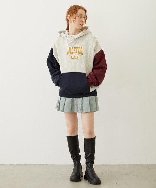 MILKFED.(ミルクフェド)の「COLOR BLOCK SWEAT HOODIE(パーカー・レディース・ライトブルー/ブラック/オートミール・M/L)」の9枚目の写真