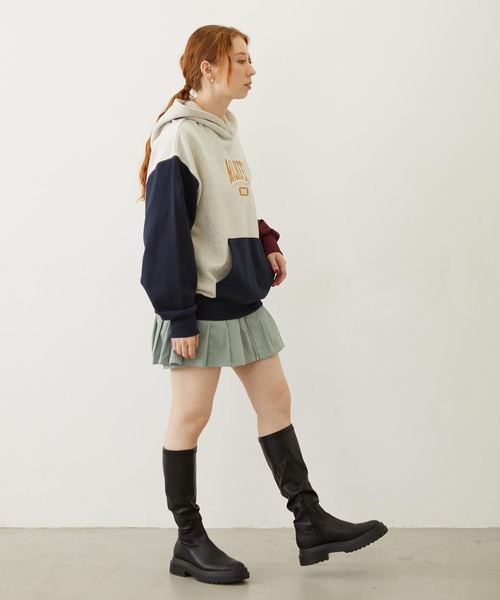 MILKFED.(ミルクフェド)の「COLOR BLOCK SWEAT HOODIE(パーカー・レディース・ライトブルー/ブラック/オートミール・M/L)」の10枚目の写真