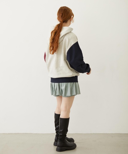 MILKFED.(ミルクフェド)の「COLOR BLOCK SWEAT HOODIE(パーカー・レディース・ライトブルー/ブラック/オートミール・M/L)」の11枚目の写真