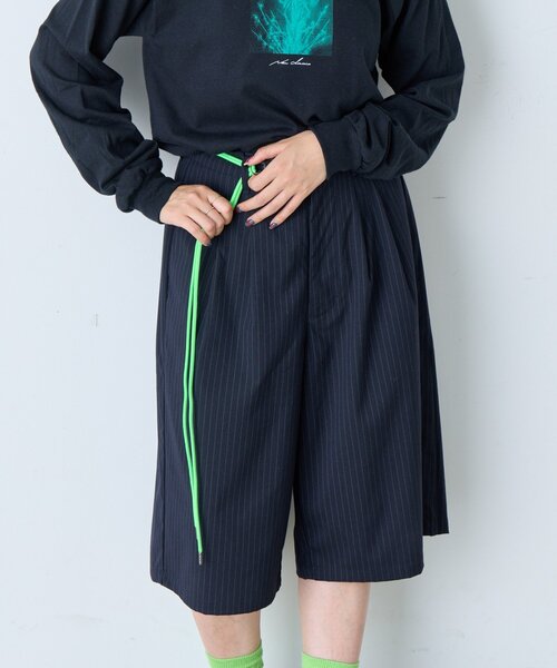 WHIMSIC（ウィムジック）の「【UNISEX/2サイズ展開】ピンストライプワイドショーツ（その他パンツ・メンズ・ネイビー・2/1）」の4枚目の写真