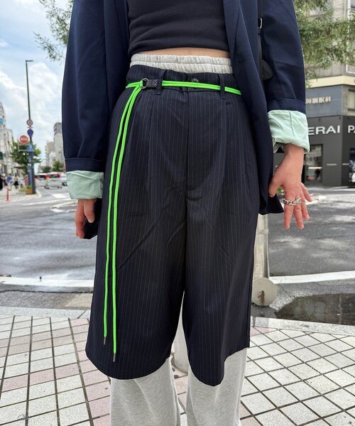 WHIMSIC（ウィムジック）の「【UNISEX/2サイズ展開】ピンストライプワイドショーツ（その他パンツ・メンズ・ネイビー・2/1）」の7枚目の写真