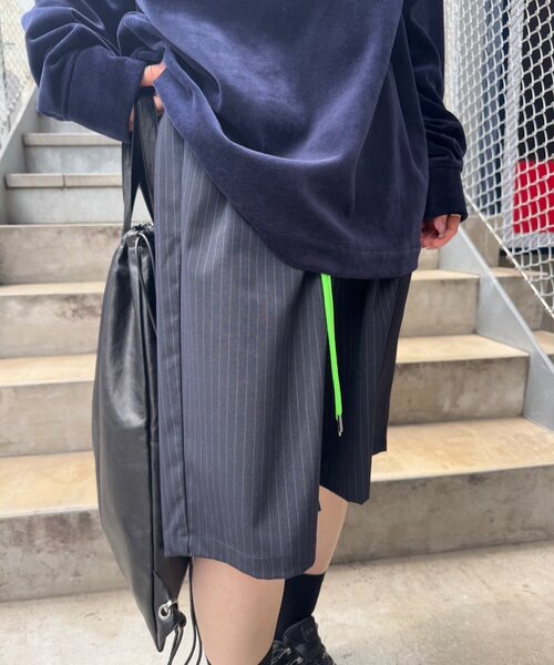 WHIMSIC（ウィムジック）の「【UNISEX/2サイズ展開】ピンストライプワイドショーツ（その他パンツ・メンズ・ネイビー・2/1）」の11枚目の写真