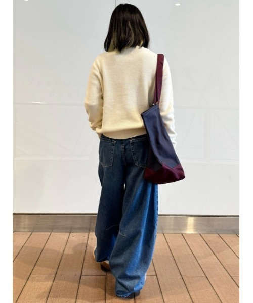 GAP(ギャップ)の「バーシティgapロゴ トートバッグ(トートバッグ・レディース・ネイビー/ベージュ・ONE SIZE)」の12枚目の写真