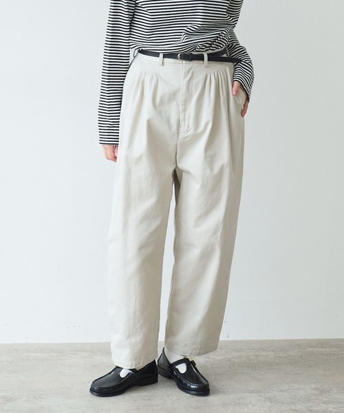 bulle de savon（ビュルデサボン）の「《early spring》チノクロス mini tuck パンツ（チノパンツ・レディース・ブラック/オフホワイト・FREE）」の2枚目の写真