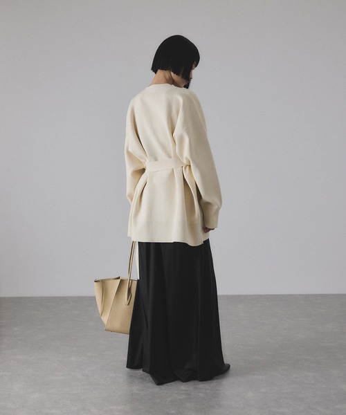 ADAM ET ROPE'（アダムエロペ）の「【サステナブル】マルチWAYベルテッドミドルカーディガン（カーディガン/ボレロ・レディース・ブラック/ダークブラウン/キナリ・FREE）」の9枚目の写真