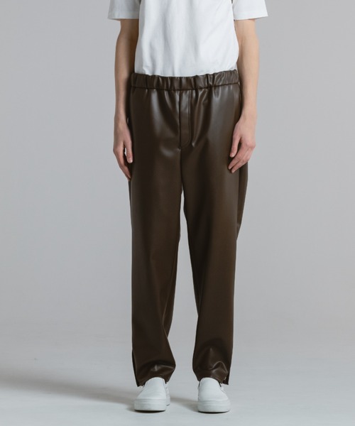 CINOH(チノ)の「SYNTHTIC LEATHER RELAX PANTS(その他パンツ・メンズ・ブラック/ブラウン・44/46/48)」の5枚目の写真