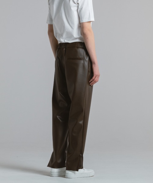 CINOH(チノ)の「SYNTHTIC LEATHER RELAX PANTS(その他パンツ・メンズ・ブラック/ブラウン・44/46/48)」の7枚目の写真