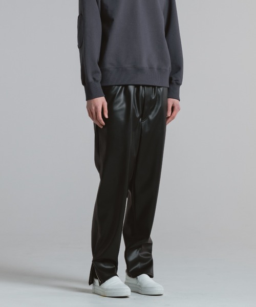 CINOH(チノ)の「SYNTHTIC LEATHER RELAX PANTS(その他パンツ・メンズ・ブラック/ブラウン・44/46/48)」の9枚目の写真