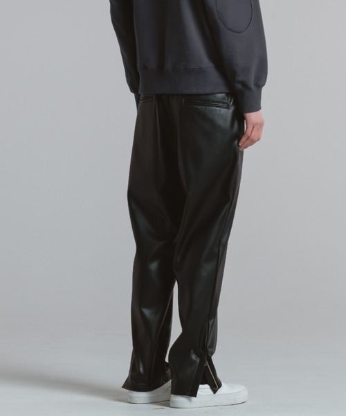 CINOH(チノ)の「SYNTHTIC LEATHER RELAX PANTS(その他パンツ・メンズ・ブラック/ブラウン・44/46/48)」の10枚目の写真