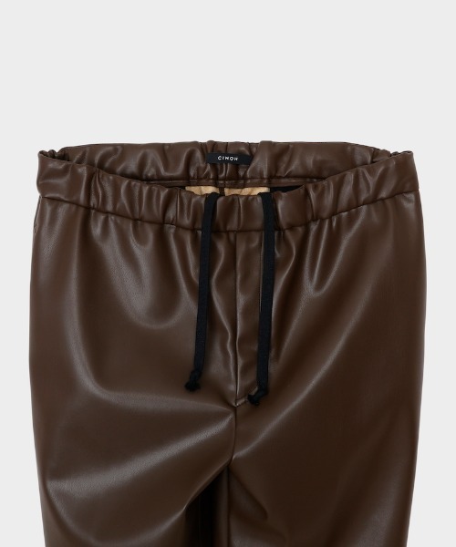 CINOH(チノ)の「SYNTHTIC LEATHER RELAX PANTS(その他パンツ・メンズ・ブラック/ブラウン・44/46/48)」の16枚目の写真