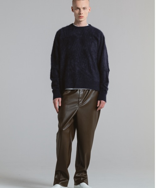 CINOH(チノ)の「SYNTHTIC LEATHER RELAX PANTS(その他パンツ・メンズ・ブラック/ブラウン・44/46/48)」の4枚目の写真