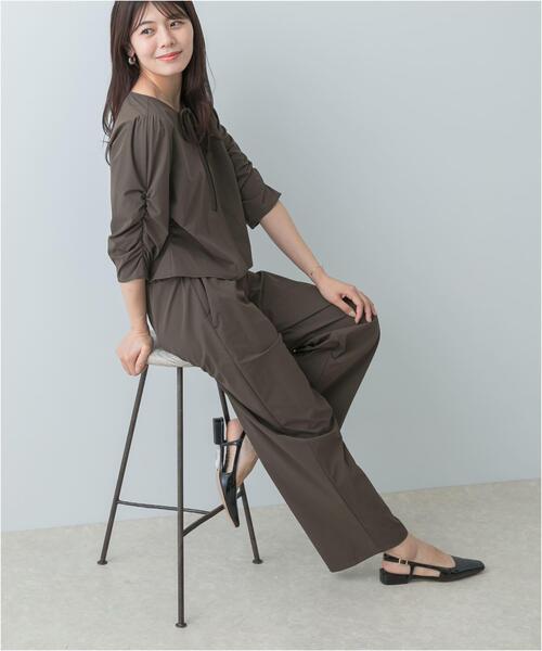 F by ROSSO(エフバイロッソ)の「F by ROSSO 撥水ストレッチブラウス+イージーパンツ(セットアップ・レディース・ブラック/ブラウン・38/36)」の3枚目の写真