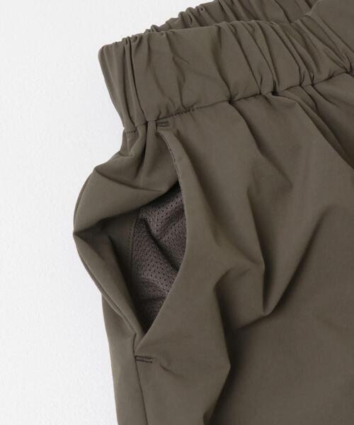 F by ROSSO(エフバイロッソ)の「F by ROSSO 撥水ストレッチブラウス+イージーパンツ(セットアップ・レディース・ブラック/ブラウン・38/36)」の17枚目の写真