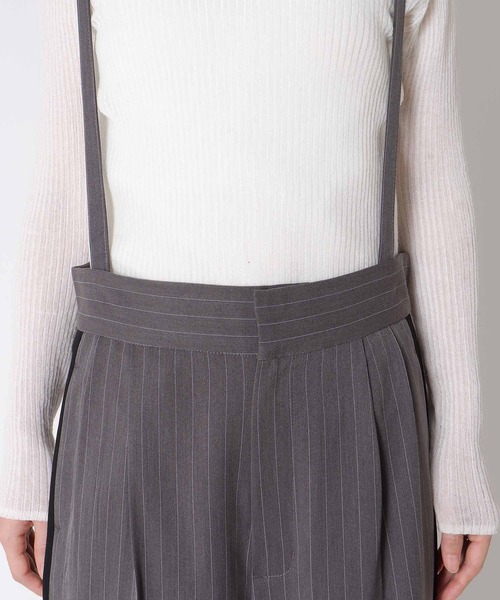 Jines（ジネス）の「サスペンダー付ストライプパンツ（その他パンツ・レディース・ブラック/グレー・38）」の11枚目の写真