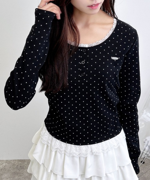 INGNI（イング）の「ヘンリーネックレース付プレートロゴ長袖リブドットトップス（Tシャツ/カットソー・レディース・ブラック×ホワイト/ホワイト×ブラック・M）」の13枚目の写真