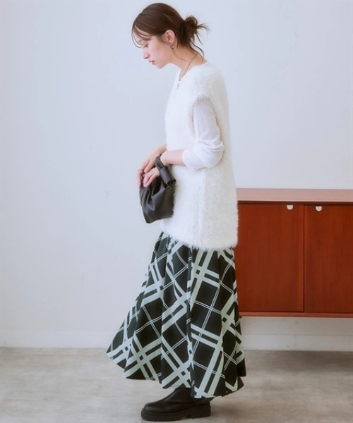nissen(ニッセン)の「大柄プリントマキシ丈スカート(スカート・レディース・ブラック系2/ブラック系1・S/M/L/LL)」の7枚目の写真