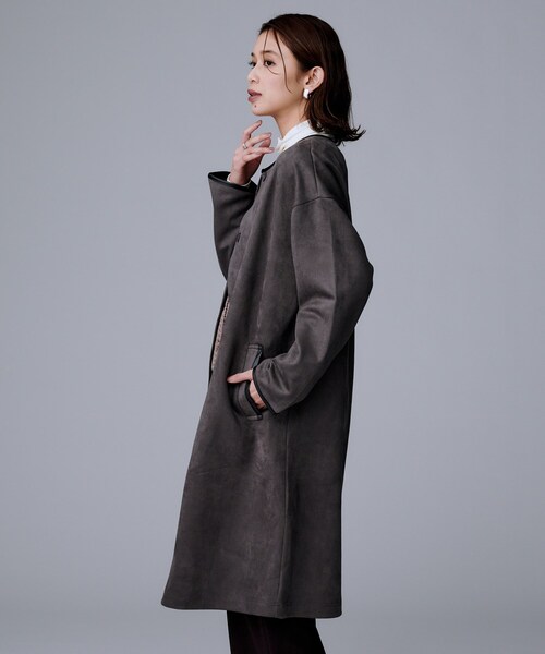 UNTITLED(アンタイトル)の「【洗える/軽羽織り】マシュマロタッチ スエード調コート(ノーカラーコート・レディース・ナチュラル/チャコールグレー/ブラウン系その他・48/44/04/03/02/01/00)」の8枚目の写真