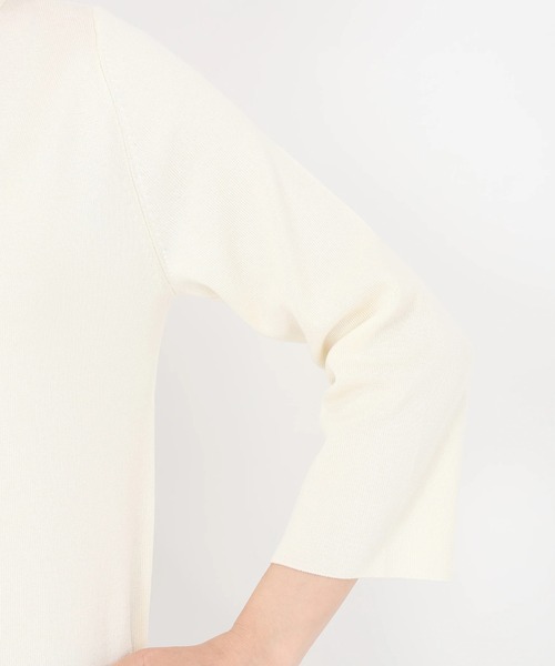 STRAWBERRY-FIELDS（ストロベリーフィールズ）の「シェリール_前後２way配色釦ニットプルオーバー（ニット/セーター・レディース・ブラック/オフホワイト・2）」の7枚目の写真