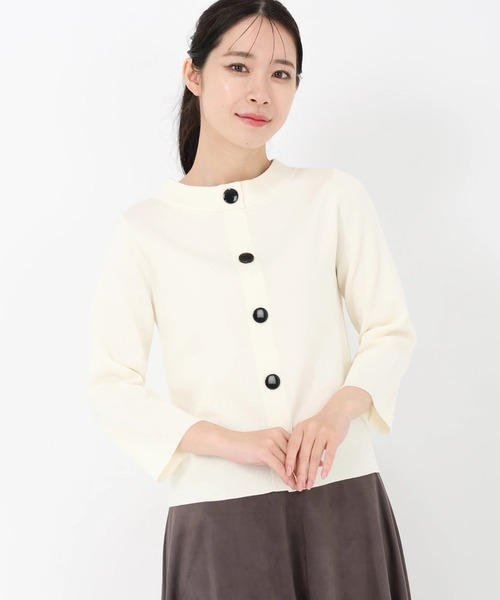 STRAWBERRY-FIELDS（ストロベリーフィールズ）の「シェリール_前後２way配色釦ニットプルオーバー（ニット/セーター・レディース・ブラック/オフホワイト・2）」の3枚目の写真