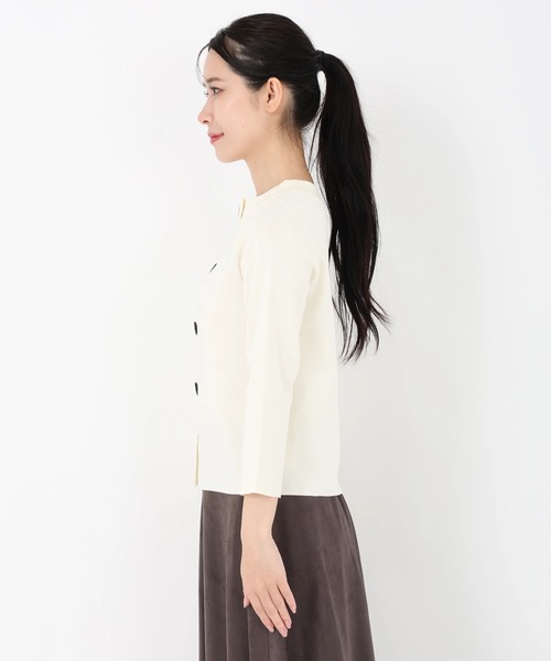 STRAWBERRY-FIELDS（ストロベリーフィールズ）の「シェリール_前後２way配色釦ニットプルオーバー（ニット/セーター・レディース・ブラック/オフホワイト・2）」の4枚目の写真